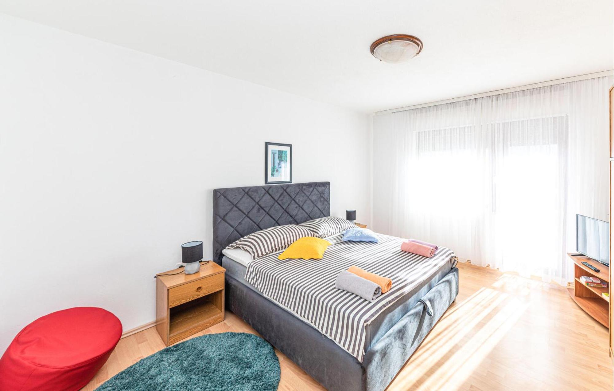 2 Bedroom Cozy Apartment In Kastel Kambelovac Kaštela エクステリア 写真